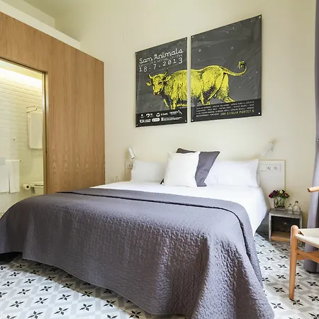 Uma Pau Claris Apartment