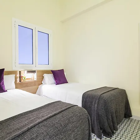Uma Pau Claris Apartamento